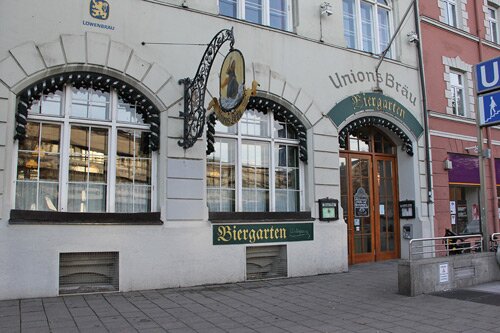 Вход в ресторан Unions-Brau
